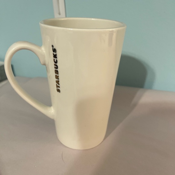 14 0z Starbuck’s Christmas Porcelain Mug - Picture 2 of 3